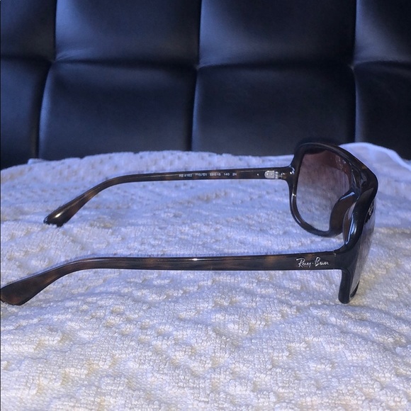 Ray Bans Sunglasses - Picture 4 of 7